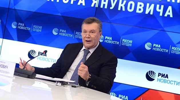 Триада экс-президента. Янукович советует украинцам сменить власть Триада экс-президента. Янукович советует украинцам сменить власть