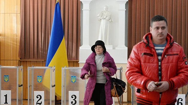 Политологи: импичментом Порошенко подталкивают к выборам Политологи: импичментом Порошенко подталкивают к выборам
