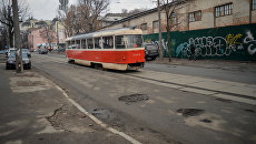Киевлянки подрались в трамвае из-за маски — видео