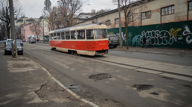 Карантин в Одессе: обиженная женщина создала затор из трамваев