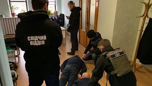 СБУ против полиции. Предвыборная «война мастей и погон» СБУ против полиции. Предвыборная «война мастей и погон»
