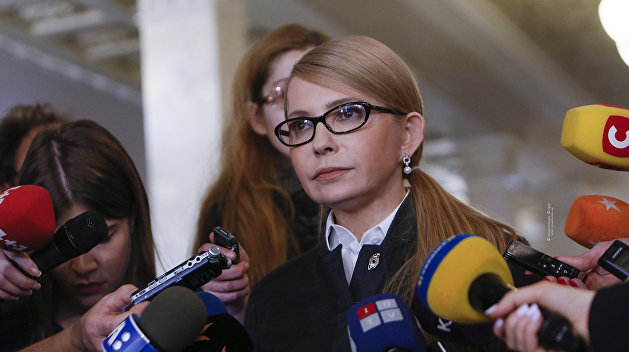 Блеф и сумасшедшинка: Что стоит за намерением Тимошенко уволить Порошенко Блеф и сумасшедшинка: Что стоит за намерением Тимошенко уволить Порошенко