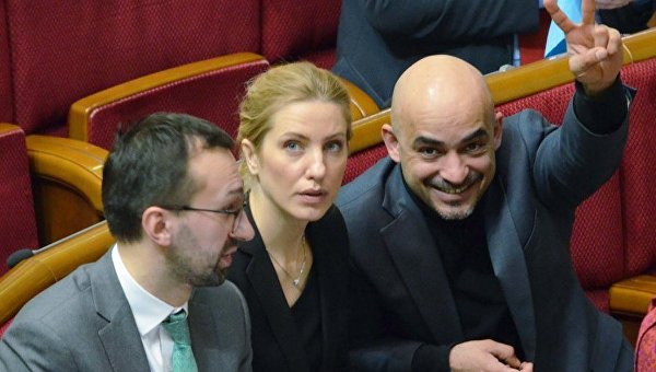 Найем, социофобка или соратница Кличко: на Украине гадают, кто станет новым пресс-секретарем Зеленского