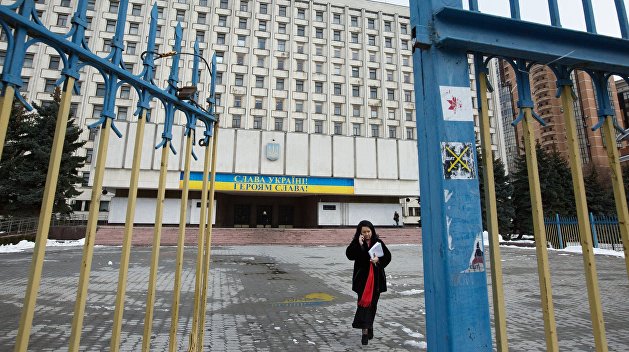 Центризбирком Украины захотел провести выборы в Донбассе