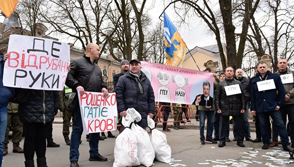 Атака свиньями, суд над Вышинским, бюллетень-гигант. Неделя на Украине в фотографиях Атака свиньями, суд над Вышинским, бюллетень-гигант. Неделя на Украине в фотографиях