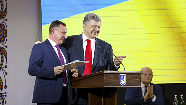 Атака свиньями, суд над Вышинским, бюллетень-гигант. Неделя на Украине в фотографиях Атака свиньями, суд над Вышинским, бюллетень-гигант. Неделя на Украине в фотографиях