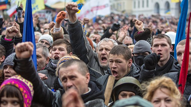 Власть признает: украинцы готовы протестовать с оружием в руках