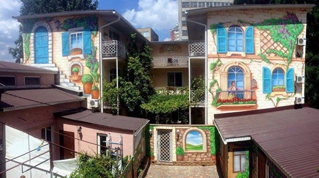 «Думская»: Уличный художник о том, как создаются муралы, об одесском мифе и сюрпризе к «Юморине» «Думская»: Уличный художник о том, как создаются муралы, об одесском мифе и сюрпризе к «Юморине»