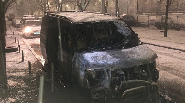 Предвыборный переполох: В Киеве сожгли машину представителя кандидата в президенты Предвыборный переполох: В Киеве сожгли машину представителя кандидата в президенты