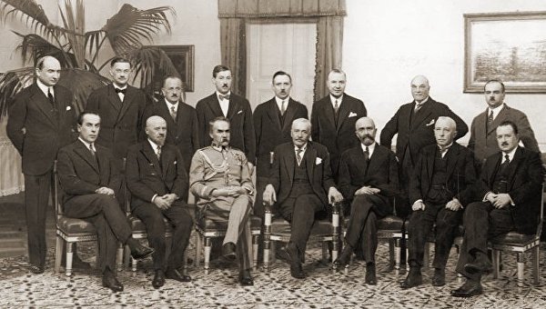 Самая невероятная правдивая история польского художника-шпиона на Украине Самая невероятная правдивая история польского художника-шпиона на Украине