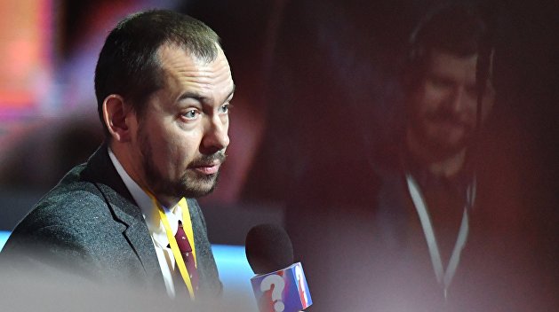 Захарова: Цимбалюк изо всех сил проклинает Россию, а руководство его информагентства называет Порошенко виновником провокации в Керченском проливе Захарова: Цимбалюк изо всех сил проклинает Россию, а руководство его информагентства называет Порошенко виновником провокации в Керченском проливе