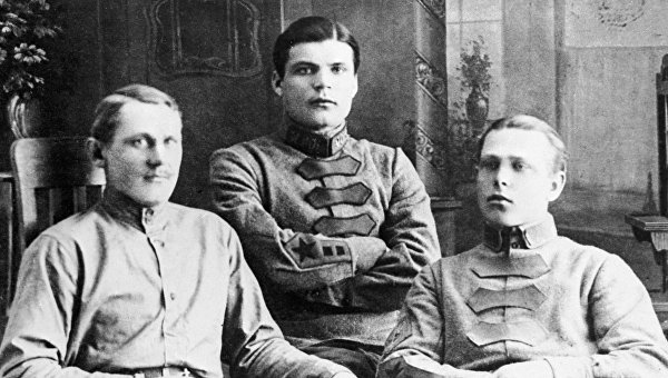 Кто вы, товарищ Малиновский? Тайны самого необычного маршала СССР Кто вы, товарищ Малиновский? Тайны самого необычного маршала СССР