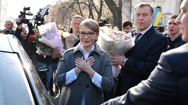 СМИ: Сторонники Тимошенко ставят палатку у здания ЦИК СМИ: Сторонники Тимошенко ставят палатку у здания ЦИК