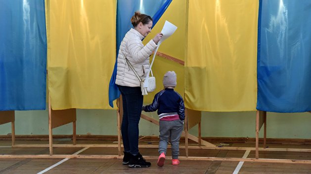 Герой Украины, учитель и журналист: Мажоритарщики от «Слуги народа» в Житомирской области Герой Украины, учитель и журналист: Мажоритарщики от «Слуги народа» в Житомирской области