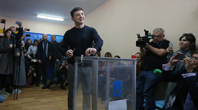 Романенко: Зеленский должен заставить Порошенко извиниться Романенко: Зеленский должен заставить Порошенко извиниться