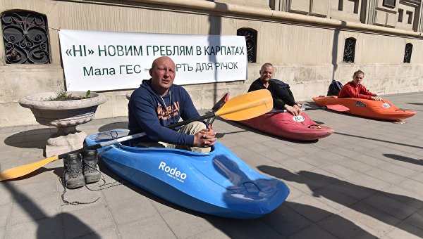 Веселые яйца и Зеленский, отмороженный разведчик, Порошенко под взглядом жены. Украинская неделя в фотографиях Веселые яйца и Зеленский, отмороженный разведчик, Порошенко под взглядом жены. Украинская неделя в фотографиях