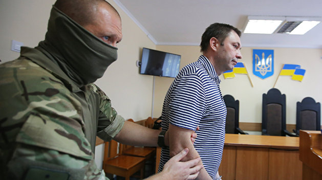Выпустить и извиниться. Коллеги Вышинского и правозащитники о политзаключенных в Украине Выпустить и извиниться. Коллеги Вышинского и правозащитники о политзаключенных в Украине