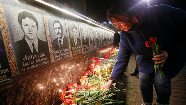 Веселые яйца и Зеленский, отмороженный разведчик, Порошенко под взглядом жены. Украинская неделя в фотографиях Веселые яйца и Зеленский, отмороженный разведчик, Порошенко под взглядом жены. Украинская неделя в фотографиях