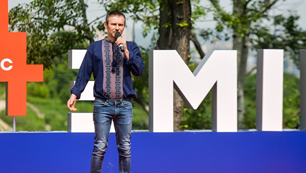 Новый «Голос» Порошенко. Что предлагает украинцам партия Вакарчука. Фоторепортаж