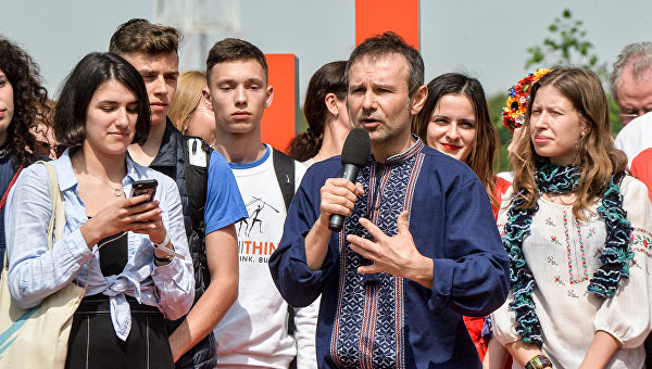 Новый «Голос» Порошенко. Что предлагает украинцам партия Вакарчука. Фоторепортаж