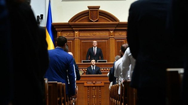 Сезон охоты на Зеленского открыт. Порошенко загоняет президента судами и избиркомом Сезон охоты на Зеленского открыт. Порошенко загоняет президента судами и избиркомом