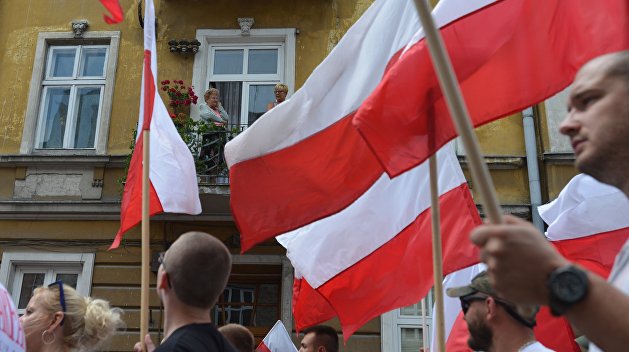 Польские националисты разобрали памятник УПА Польские националисты разобрали памятник УПА