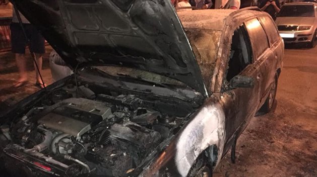 В Одессе неизвестные подожгли автомобиль активиста «Дорожного контроля» В Одессе неизвестные подожгли автомобиль активиста «Дорожного контроля»