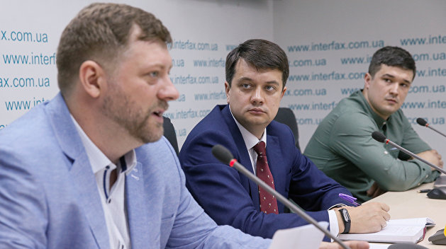 Победители на скорую руку. Эксперты о судьбе партии «Слуга народа» Победители на скорую руку. Эксперты о судьбе партии «Слуга народа»