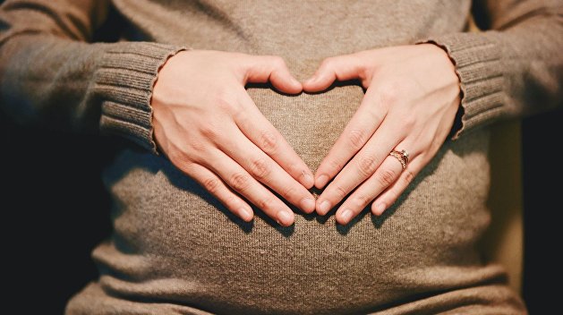 Беременность и роды в условиях эпидемии: в Москве обнародовали новые правила