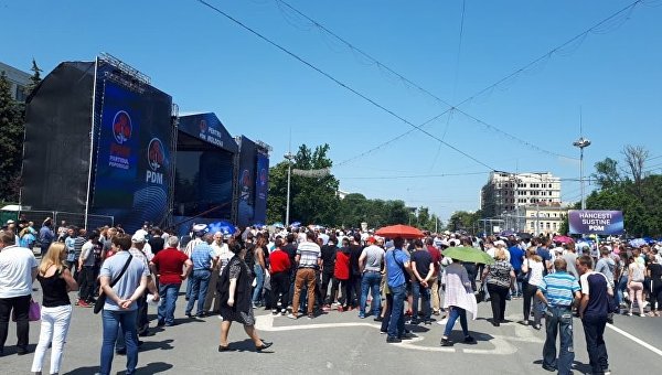 Хроника молдавской революции: сейчас в стране официально установилось двоевластие Хроника молдавской революции: сейчас в стране официально установилось двоевластие
