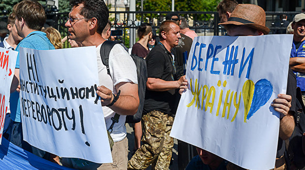 Атака порохоботов: Зеленского берет в осаду коалиция «Защити Украину»