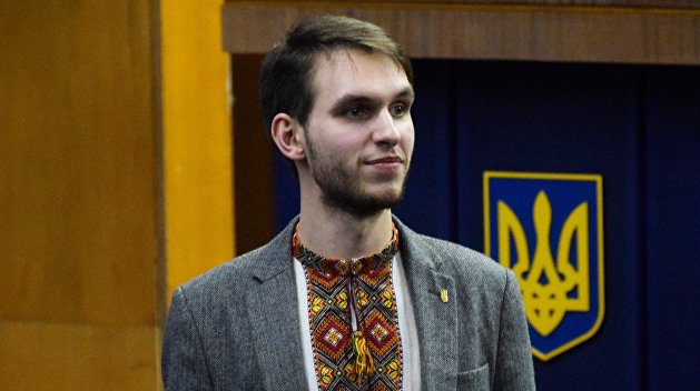 Мэр Сум обещал пожурить оскандалившегося заместителя, но увольнять отказался Мэр Сум обещал пожурить оскандалившегося заместителя, но увольнять отказался