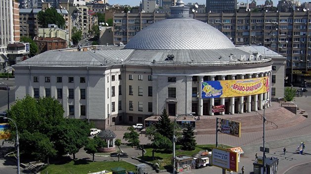 Цирк приехал, и клоуны плодятся. Украинцы ищут президенту место в Киеве Цирк приехал, и клоуны плодятся. Украинцы ищут президенту место в Киеве