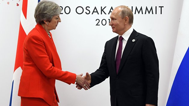 Мэй попросила Путина отпустить украинских моряков Мэй попросила Путина отпустить украинских моряков