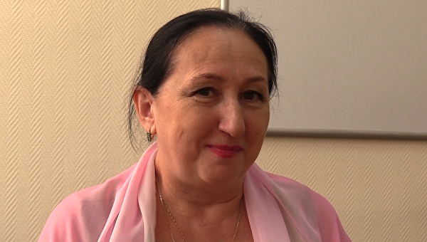 Раскинуть карты и увидеть мир: главная цыганка Донбасса гадает на исход войны Раскинуть карты и увидеть мир: главная цыганка Донбасса гадает на исход войны