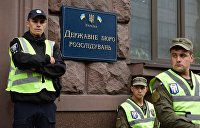 Дубинский прорвался в здание ГБР, где проходит допрос Порошенко