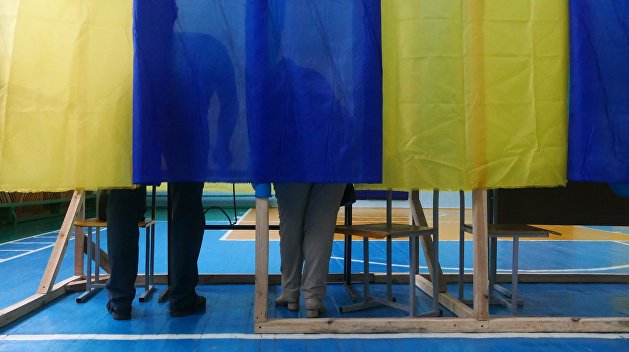 «Все пропало! Все не так!»: Фесенко объяснил повышенное внимание к обычно спокойным местным выборам на Украине
