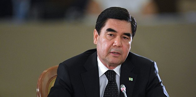 Президент Туркмении наградил медалями генсеков ООН