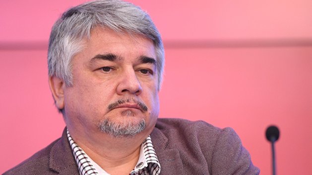 Ищенко сказал, будут ли сдаваться заблокированные в Мариуполе «азовцы»