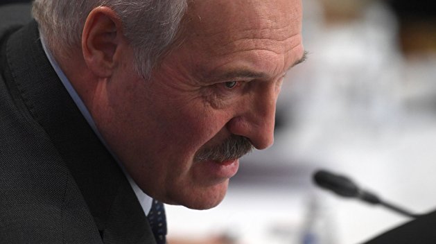 «Работайте тихо»: Лукашенко дал совет врачам, лечащим пациентов с коронавирусом