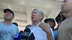 Суд отменил заключение под стражу освобожденного протестующими экс-президента Киргизии