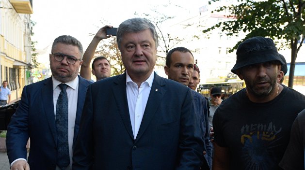 Порошенко присоединится к маршу националистов в День независимости - СМИ Порошенко присоединится к маршу националистов в День независимости - СМИ