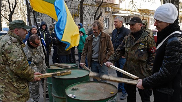 Новая УПА: «ветераны АТО» на Украине одержимы украинской приватной армией Новая УПА: «ветераны АТО» на Украине одержимы украинской приватной армией