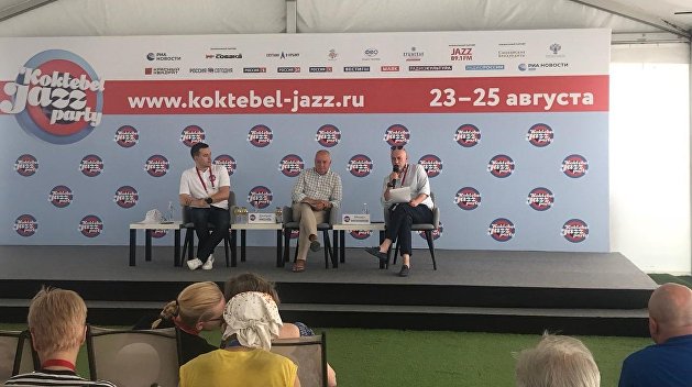 В Крыму стартует Koktebel Jazz Party. Среди участников - Рэнди Брекер и Даниил Крамер В Крыму стартует Koktebel Jazz Party. Среди участников - Рэнди Брекер и Даниил Крамер