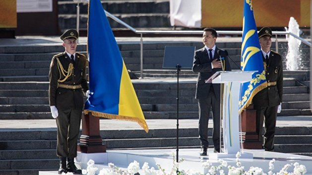 Зеленский с женой примут участие в торжествах на День независимости Украины Зеленский с женой примут участие в торжествах на День независимости Украины