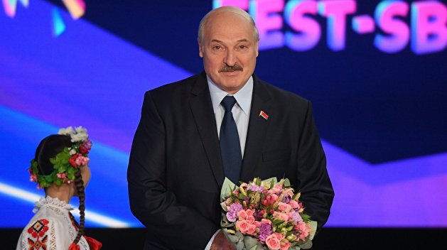 Зеленский попросил Лукашенко помочь с нефтепродуктами Зеленский попросил Лукашенко помочь с нефтепродуктами