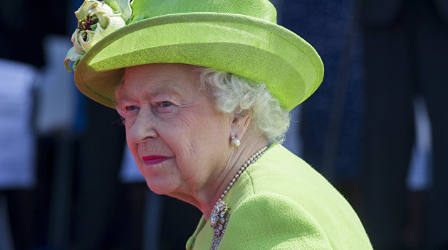Елизавета II поиздевалась над туристами из США, которые не смогли ее узнать