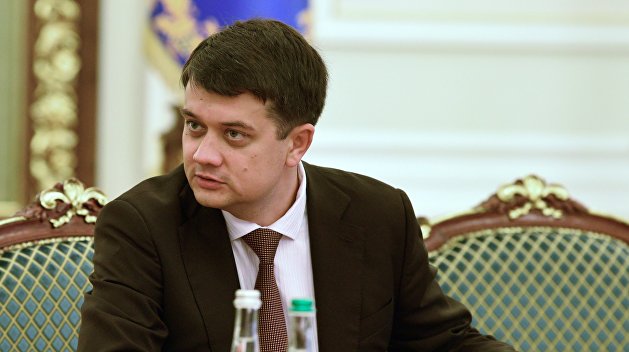 Зеленский предложил Разумкову уйти в отставку — СМИ