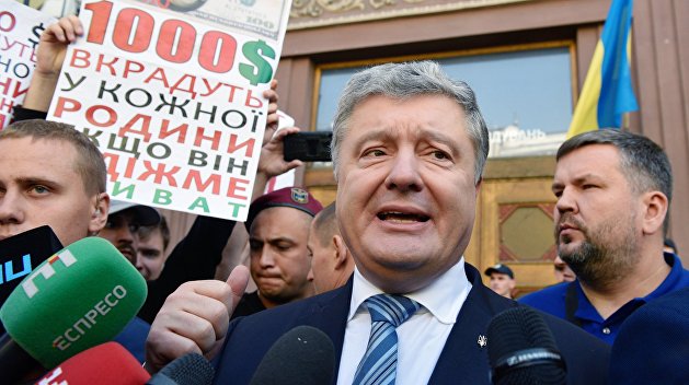 Порошенко заявил, что уголовные дела против него открыла «пятая колонна»
