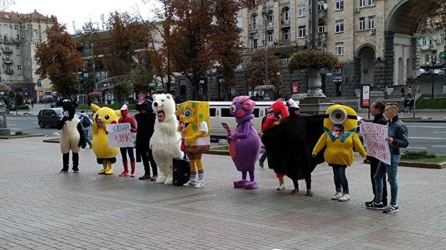 «Зоопарк Кличко»: к зданию КГГА пришли Пикачу и Губка Боб «Зоопарк Кличко»: к зданию КГГА пришли Пикачу и Губка Боб
